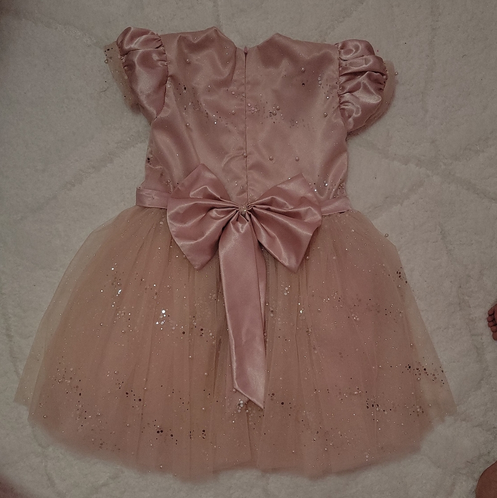Girls dress